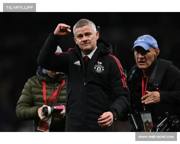 曼联新帅候选曝光，索尔斯克亚暂领跑救火教练竞争